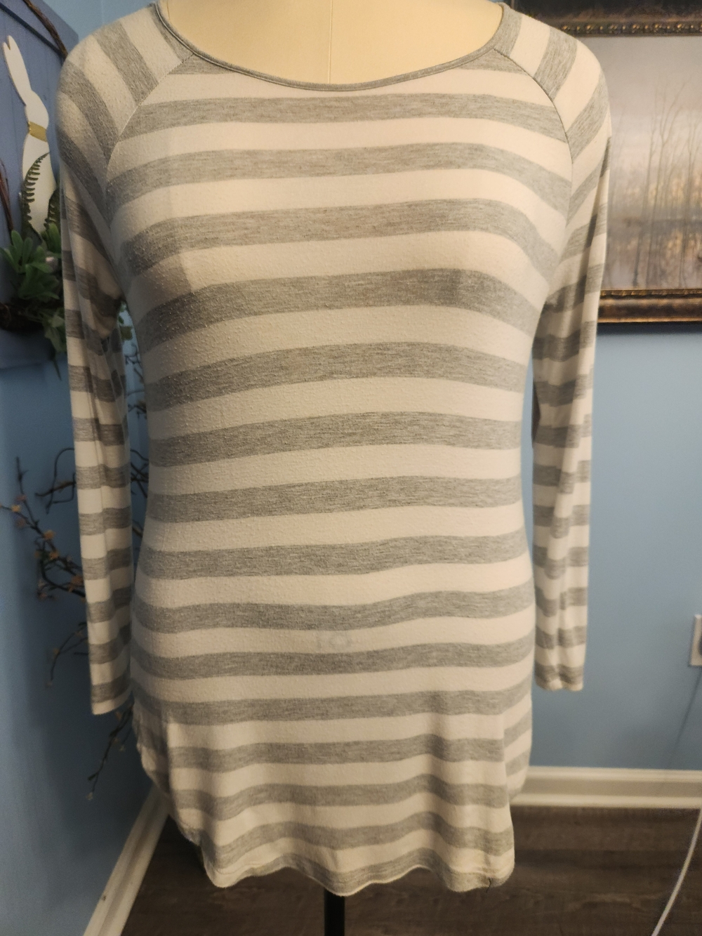 Striped Gray & White Long-Sleeve Scoop Neck Top